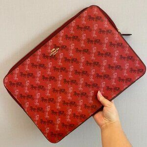 NWT!RARE! COACH HORSE AND CARRIAGE SIGNATURE PRINT RED LAPTOP TABLET MEN & WOMEN